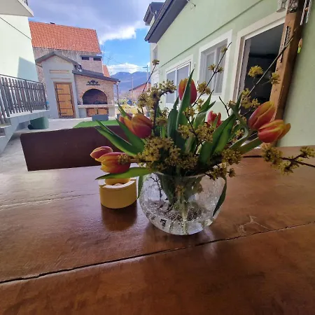 Apartment Apartman Ana *