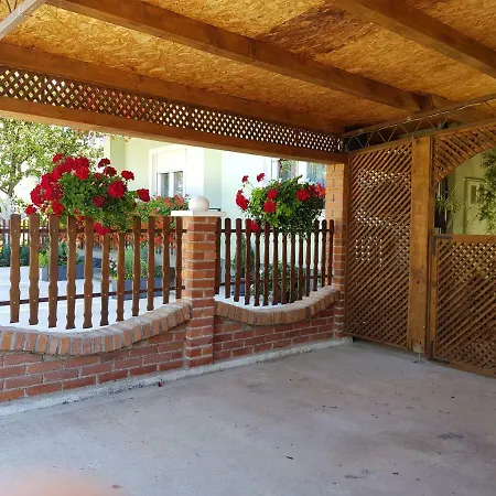 Apartment Apartman Ana *