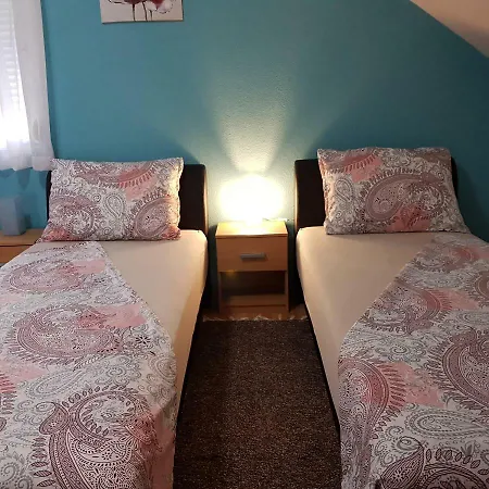 公寓 Apartman Ana Gračac